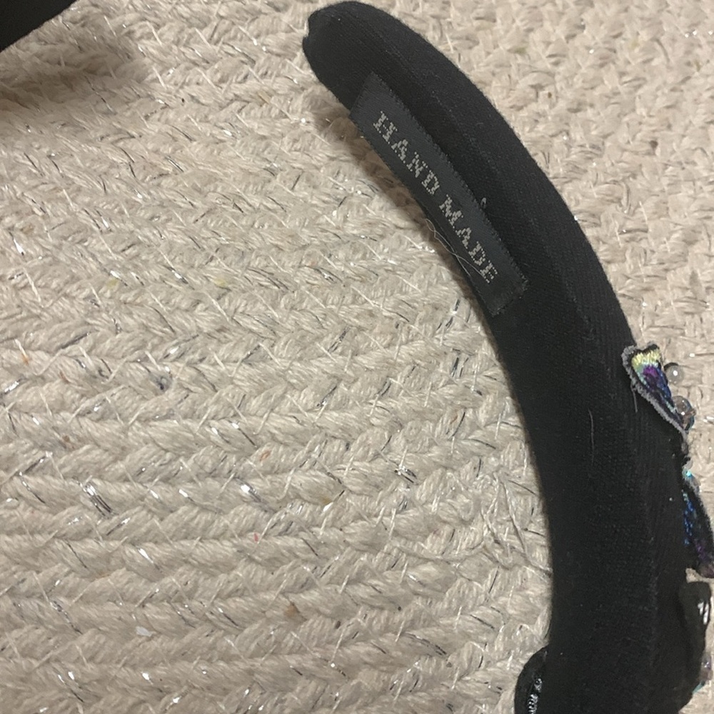 Urban outfitters butterflies black headband appliqué new without tags - Picture 4 of 4